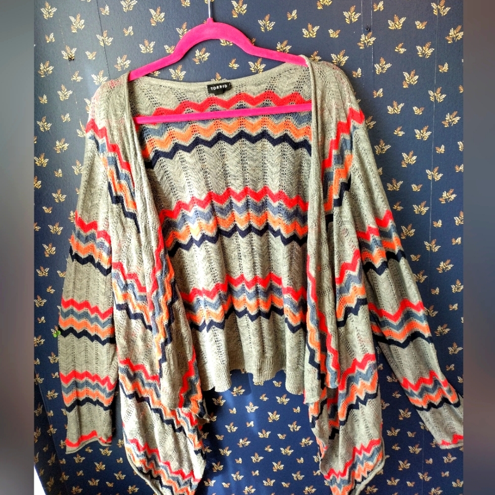 Torrid Size 4 Multicolor Chevron Cardigan